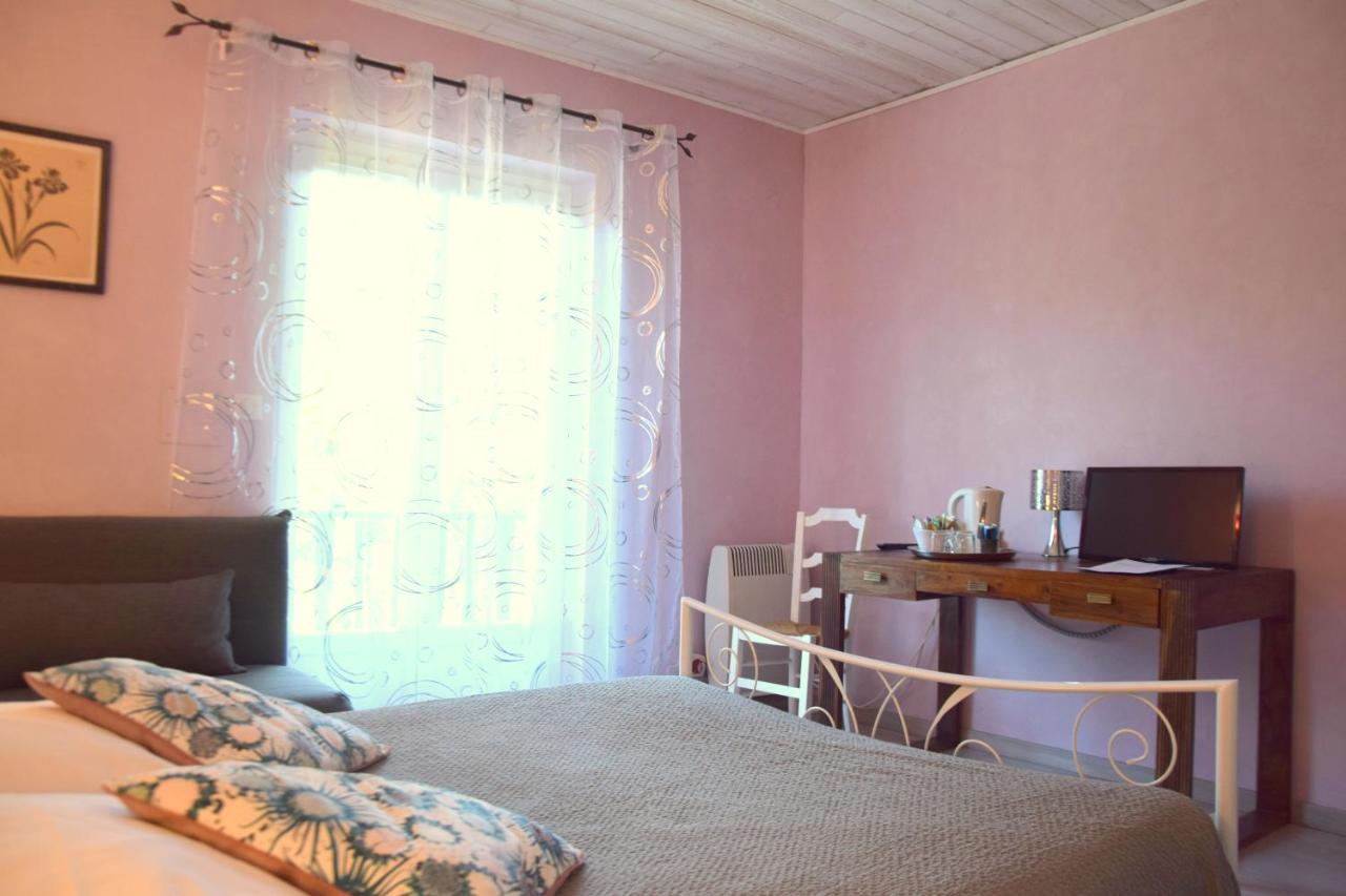 Chambres d'Hôtes L'Orée des Bois Lacrouzette Extérieur photo