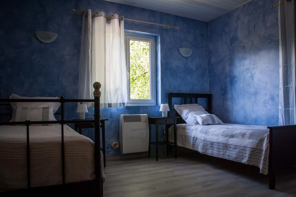 Chambres d'Hôtes L'Orée des Bois Lacrouzette Chambre photo